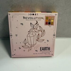 💙3/$20 Revolution Earth Shadow Palette